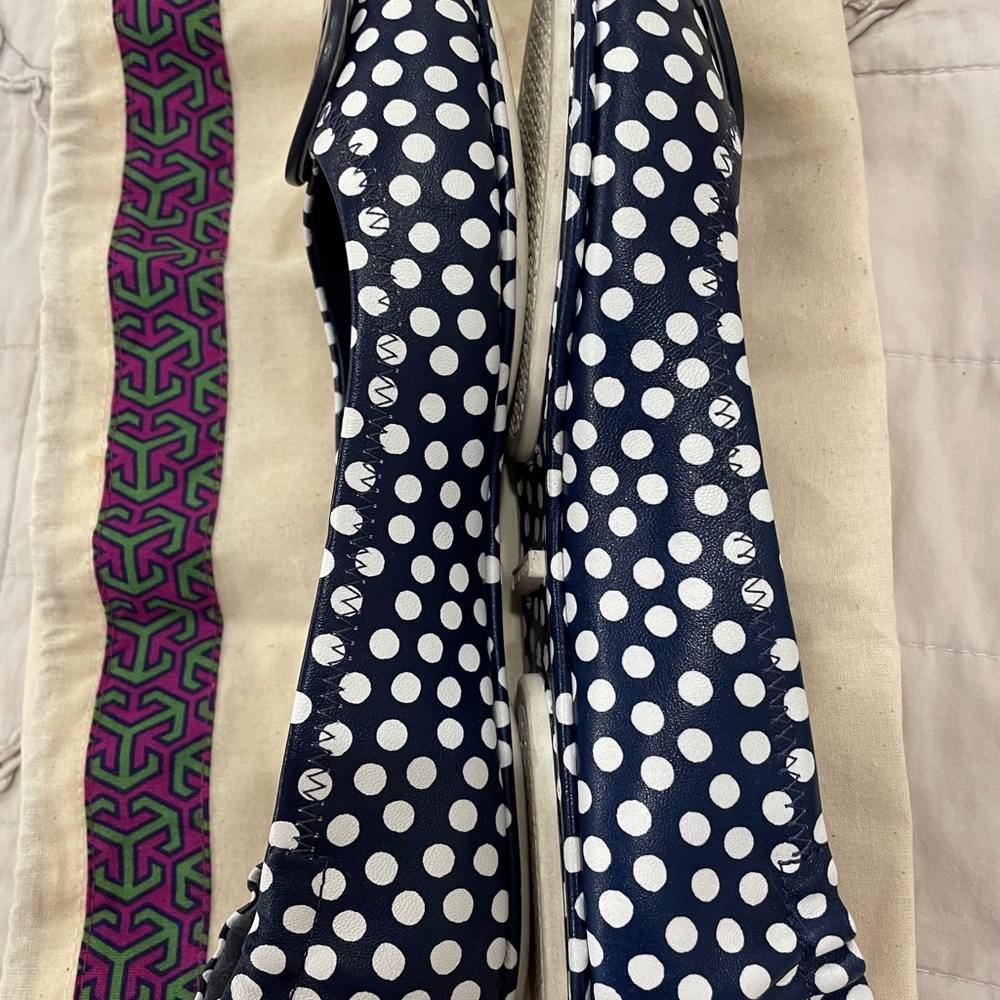 Tory Burch blue and white polka dot Minnie travel ballet flats - Picture 3 of 5